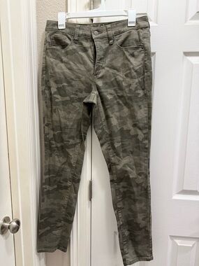 Universal Thread Olive Green Camo Skinny Jeans